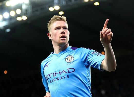 传记作者：莱万曾不满哈维的训练，他在波兰和拜仁都曾施压换帅