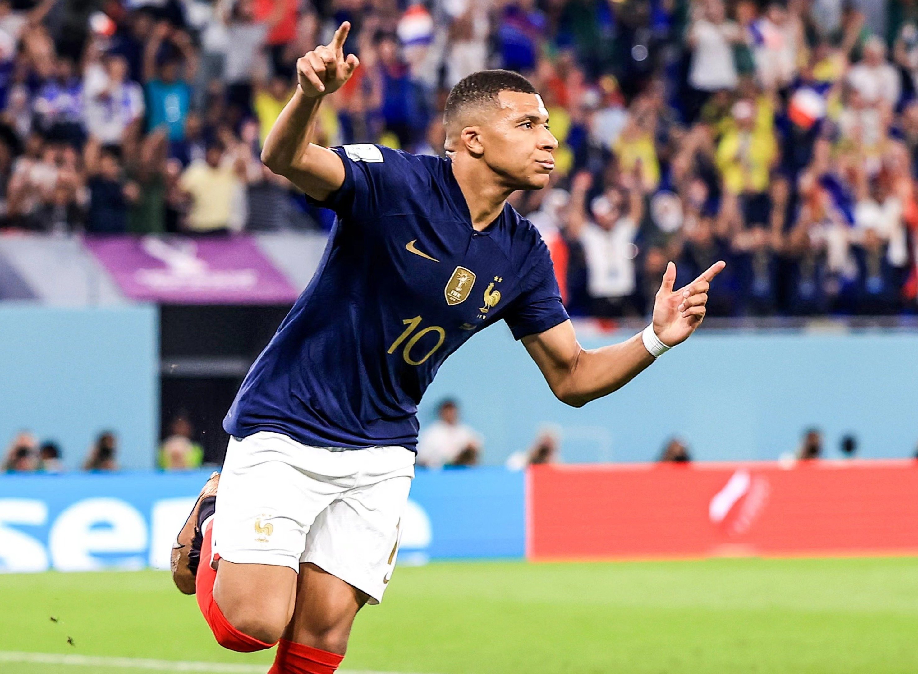 大力神杯已经抵达华盛顿！北京时间6日凌晨正式抽签